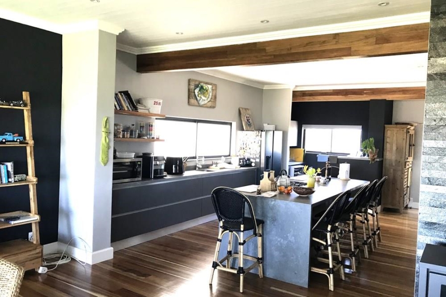 4 Bedroom Property for Sale in Heuwelkruin Western Cape